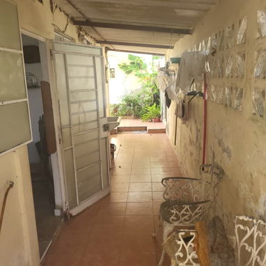 VENDO CASA INDEPENDIENTE EN EL BAHÍA HABANA DE ESTE/241 - 3/9
