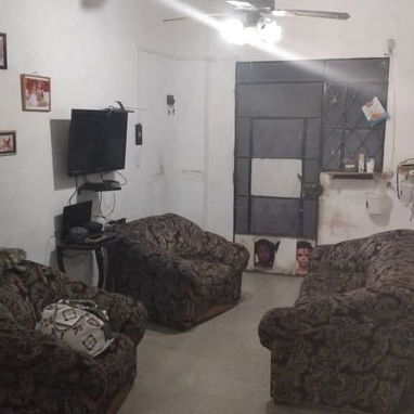 *$10.500usd.  AJUSTE CON $ EN MANO. En venta apartamento de placa puerta de calle de un edificio en Guanabacoa. - Img 123028785