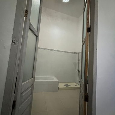 VENTA DE CASA EN LA HABANA VIEJA ( a tres cuadras de la calsada de monte ) - Img 124626319