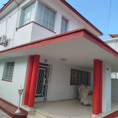 Se renta casa de forma lineal ya sea para vivienda o negocio - 4/10
