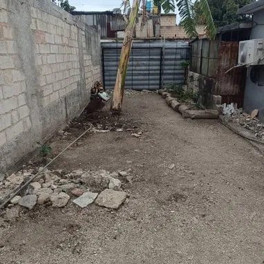 Venta de casa puerta de calle,con terraza, garaje, incluye una moto eléctrica  en La Lisa - 7/10