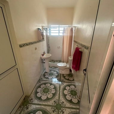 Casa independiente en venta antes de llegar a calle 60, a una cuadra antes de la avenida 19 - 5/10