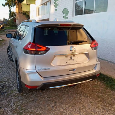 Vendo negocio Nissan Rogue, 2017 con tres filas asientos - Img 111016094