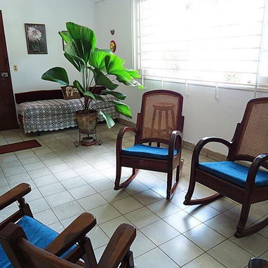 Alquilo Apartamento listo para negocio Vedado (78329032) - Img 116742923