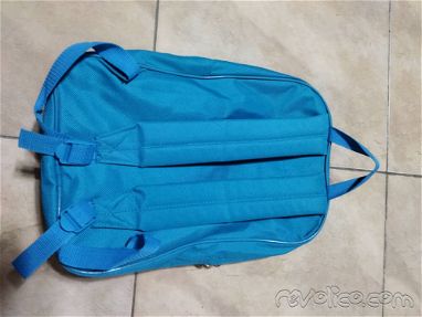 Vendo mochila nueva Unicef de color azul - Img 67191634