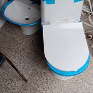 Juego de baño taza monolitica y lavamano - Img 58176307