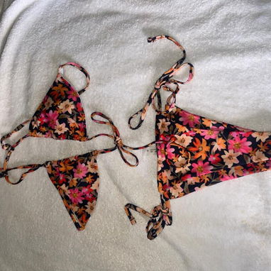 Bikinis - Img 123159802