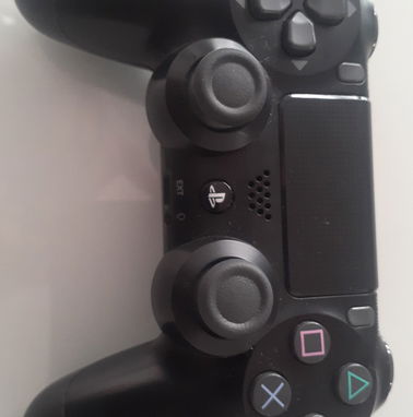 Mandos Ps4 uso se conecta solo por cable llamar a 78605934 - Img 43893623
