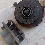 Pareja de muñones con discos rodamientos y piensas de freno son carro marca Kia camioneta mire las fotos - Img 54081305