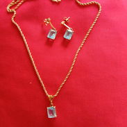 Cadena y aretes de oro 18k - Img 55915143