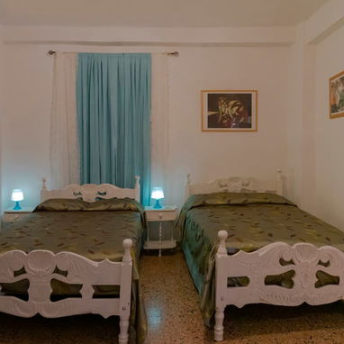 Apartamento moderno frente al Museo de la Revolución – 6to piso, parqueo 24h, wifi – Renta por noches Habana Vieja - Img 119540058