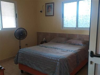 *$40 000euros o usd. En venta casa c/ tlf fijo y Nauta Hogar en Guanabacoa, Reparto  Naranjo, con 2 garajes en bajo - Img 65977555