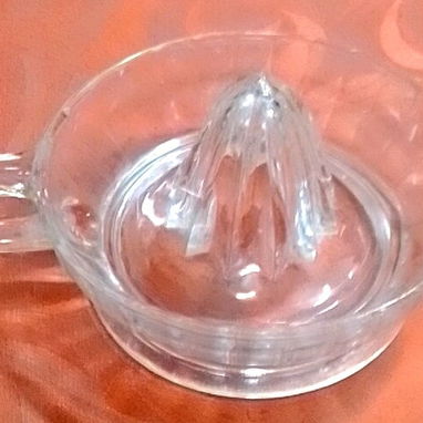 Esprimidor de jugo de cristal gordo antiguo - 2/2