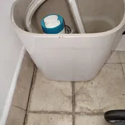 Se vende tanque para taza de baño - Img 55836595
