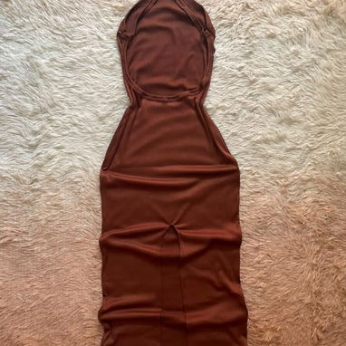 Vestidos triángulos con apertura - 3/4