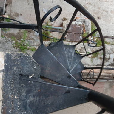 Escalera de hierro de caracol - 6/6
