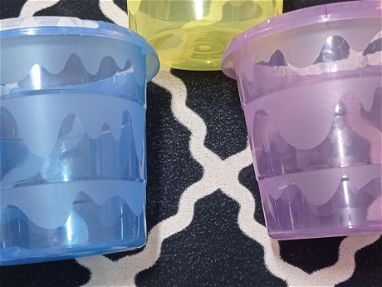 Tengo, escobas,cubos plástico,y juego de vasos - Img 68041306