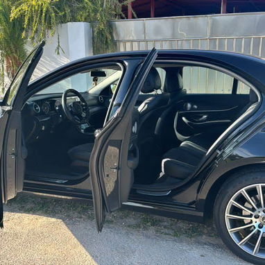 Mercedes E200 NEGRO – $180 USD/día - 2/2
