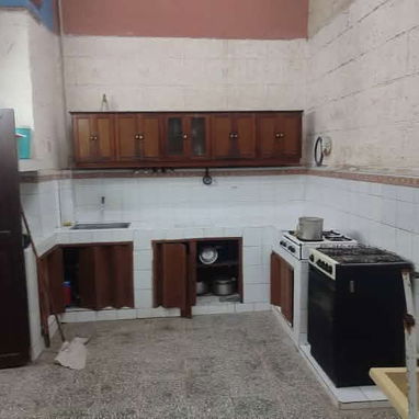 🏠 CASA INDEPENDIENTE A PUERTA DE CALLE — HABANA VIEJA - 7/10