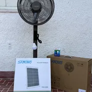 Ventilador recargable Sanumo con panel solar y bombillo incluido - Img 55664268