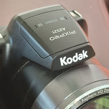 Kodak AZ521, cámara de 16MP con zoom óptico de 52x, pantalla LCD de 3", grabación de video 1080p - negro. - 5/7