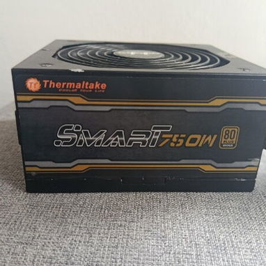 fuente Thermaltake 750watt 62amp impecable -53906374 - Img 123134776