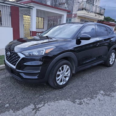 Hyundai Tucson - 4/10
