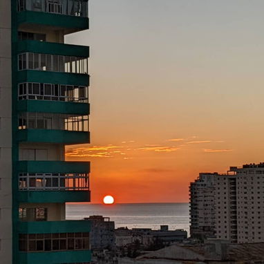 IC Apartamento de lujo en renta en Vedado 2 habitaciones bellas vistas panorámicas al mar y a la ciudad. VED-001 - 2/6