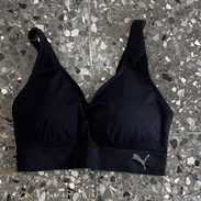 Vendo camiseta puma nueva en 8 usd o al cambio. Es talla M pero viene siendo S - Img 56742141
