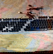 Combo de teclado y mouse retroiluminados - Img 49565904