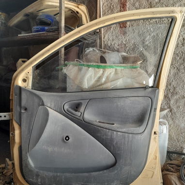 3 PUERTAS TOYOTA YARIS 2001 - Img 123698400