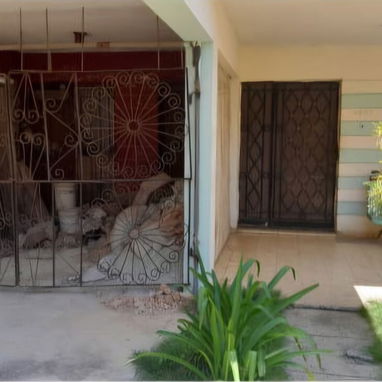 SE VENDE PROPIEDAD CON 2 VIVIENDAS INDEPENDIENTES EN UNA EXCELENTE ZONA EN LA LISA. IDEAL PARA DOS FAMILIAS O INVERSIÓN. - 3/10