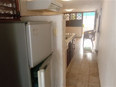 Renta casa en Guanabo de 4 habitaciones climatizadas, piscina, barbecue, parqueo - Img 64047065