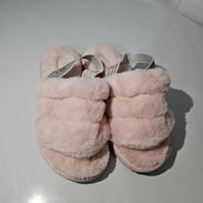 Sandalias para niñas. Nuevas Marca DKNY US #2/UK #13.5 - Img 54703377