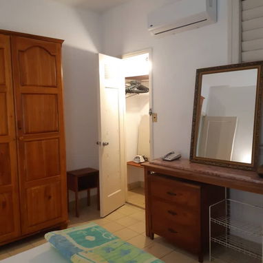 Apartamento de renta en el Vedado! MUY CENTRICO! - Img 109309438