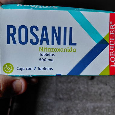 Medicamentos Omeprazol, Nitazoxanida y Vitamina C - 2/3