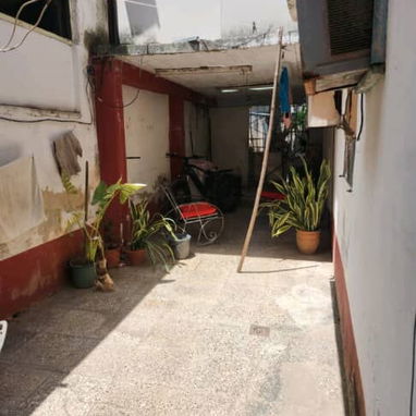 SE VENDE CASA EN EL VEDADO en 12 y 23 - 3/10