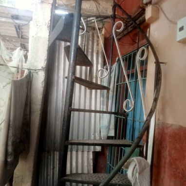 SE VENDE ESTA CASA EN MARIANAO 67/132 Y 130 - 8/10