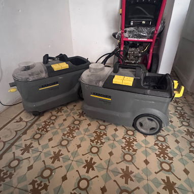 Máquinas de limpieza Estás son Karcher Puzzi 10/1 son unas hidrolavadora para limpieza y desinfección de mobiliarios (mu - 3/5