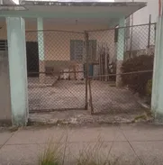 Super oferta!!! Casa de 3 cuartos con carporshe para dos carros más apto de un cuarto en Santos Suárez. Precio Negocia - Img 49254899