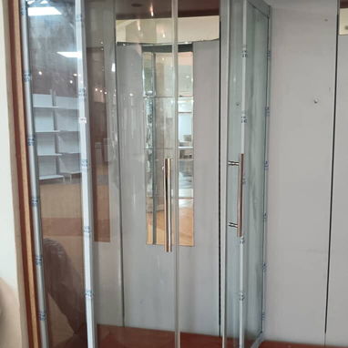 Si desea lujo seguridad y rapidez en manpara, paño fijos o Cabinas para su baño contactanos - Img 121871748