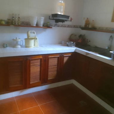 Ofertaaa precioso chalet década del 50 en La Víbora. Gran patio y garaje cerrado para dos autosOportunidad de inversión! - Img 118260094