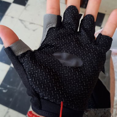 GUANTILLAS PARA EL GIMNASIO,BICI,MOTOS,ESTAN BUENAS A 2500 - Img 122303982