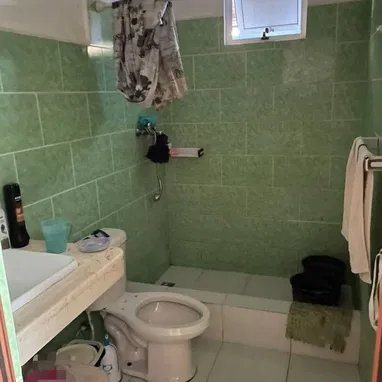 VENDE CASA FRENTE A LA TERMINAL 2 DEL AEROPUERTO. BOYEROS* - Img 127537970