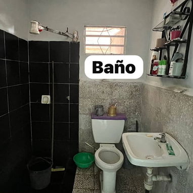 Casa en 7mil USD en guanabacoa   La dejo conDos frixi y un refrigerador un Split de una tonelada lavadora fogón impu de - 4/7