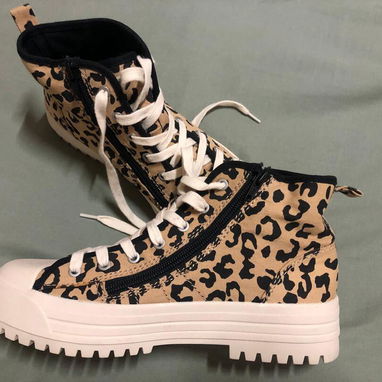 Tenis marca Zara - Img 125899645