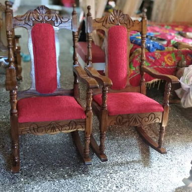 Sillones de madera tapizados y capitaneados - Img 120987980