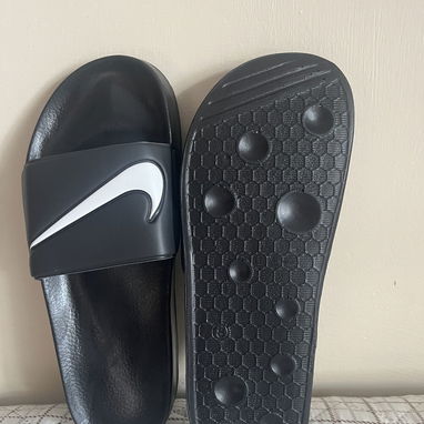 Chancletas Nike de hombre - Img 123423973