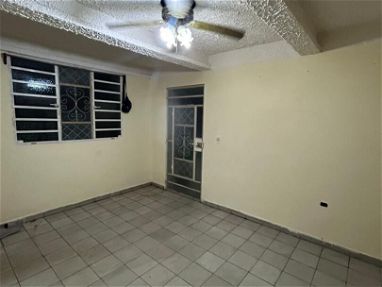 *$5500usd En venta apartamento  3er piso (a una cuadra de la calzada de güines) San Miguel del Padrón( Veracruz ) - Img 68898066
