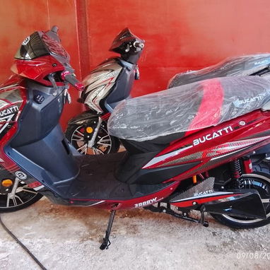 Moto eléctrica Bucatti F3 72V 55Ah ‼️‼️‼️ - 3/6